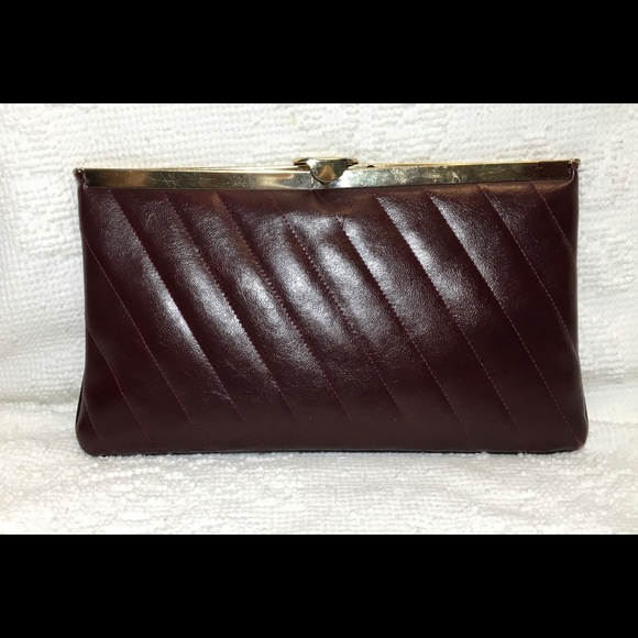 Vintage Clutch w/Hideaway Chain - Picture 2 of 7